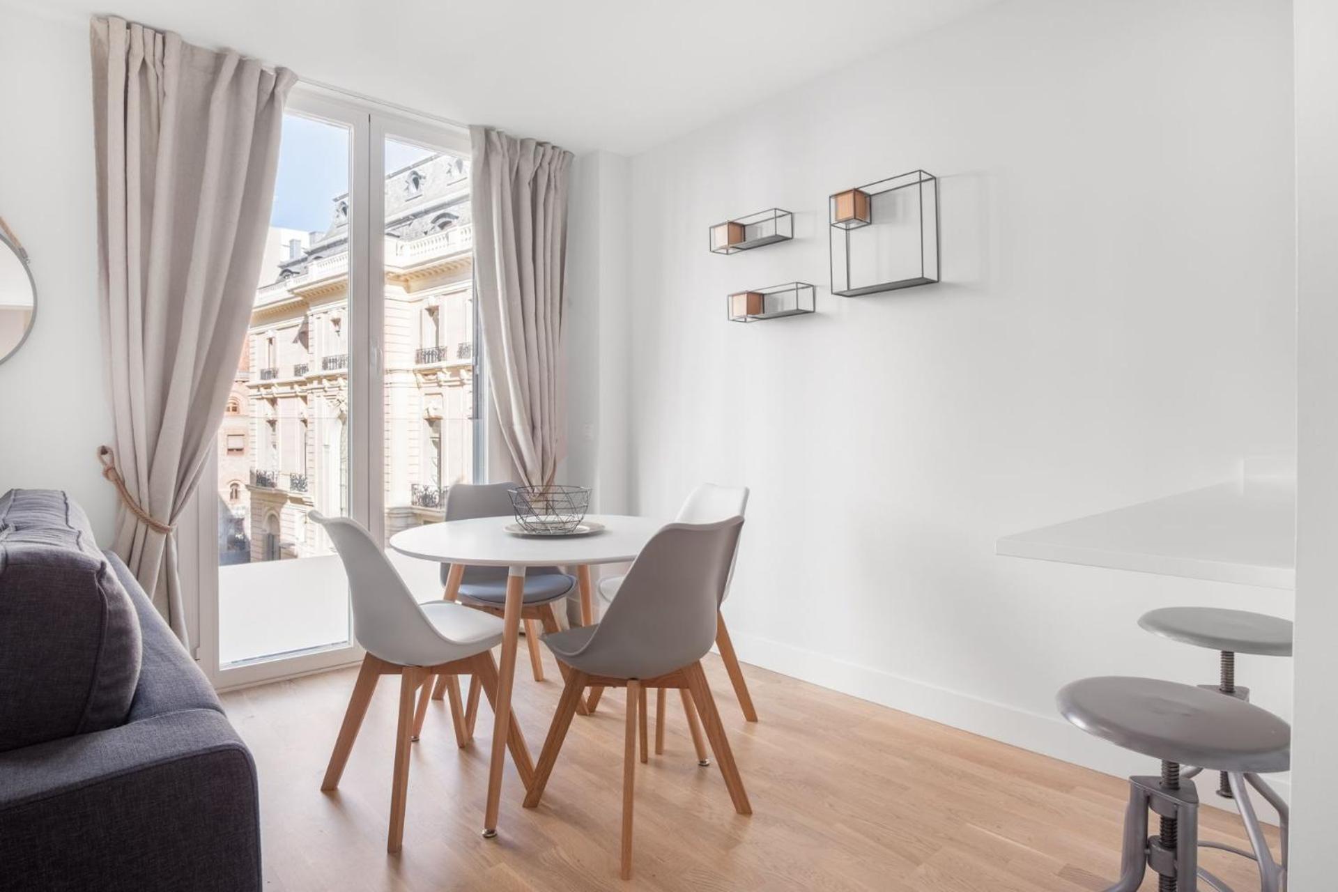 Appartement Charming 1-bedroom In Stylish Retreat For 2, Alonso Martinez I